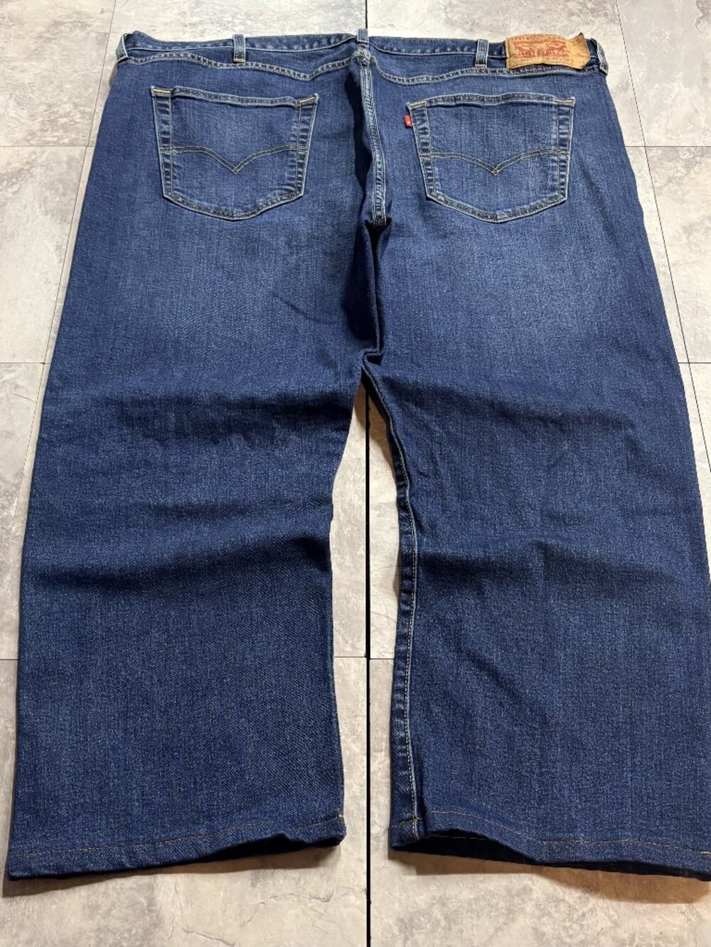 Levi's 501 Jeans Men's 44x32 Medium Blue Relaxed Straight Button Fly